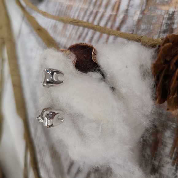 🦷🦷NEW🦷🦷ADORABLE!! 925 Sterling Silver Tooth Earrings with tiny CZ🦷🦷 - Picture 10 of 13